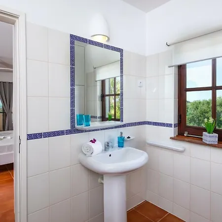 Monte Pardal W/ Heated Pool In Natural Park Villa